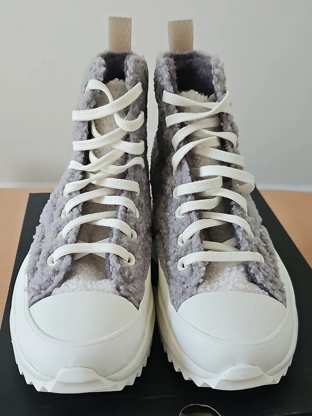 Converse | Run Star Hike Sherpa Sneakers | 7 Men 8.5 Women Grey 40 EUR